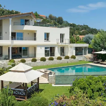 Large House With Pool And Sea View In * Vallauris
