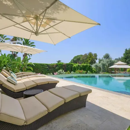 Dom wakacyjny Large House With Pool And Sea View In Vallauris