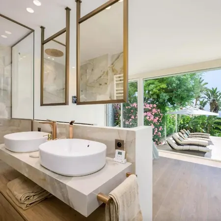 Large House With Pool And Sea View In *