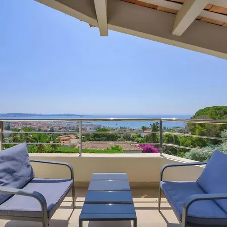 Large House With Pool And Sea View In * Vallauris