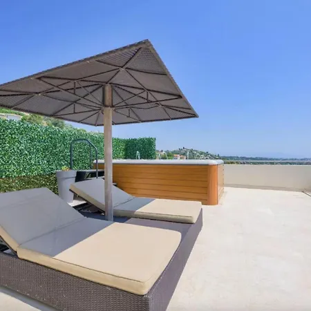 Large House With Pool And Sea View In Dom wakacyjny
