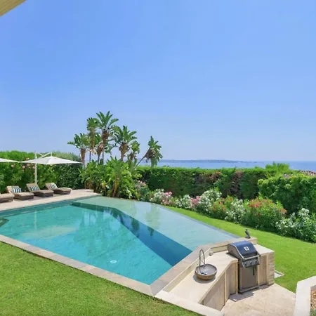Large House With Pool And Sea View In Dom wakacyjny