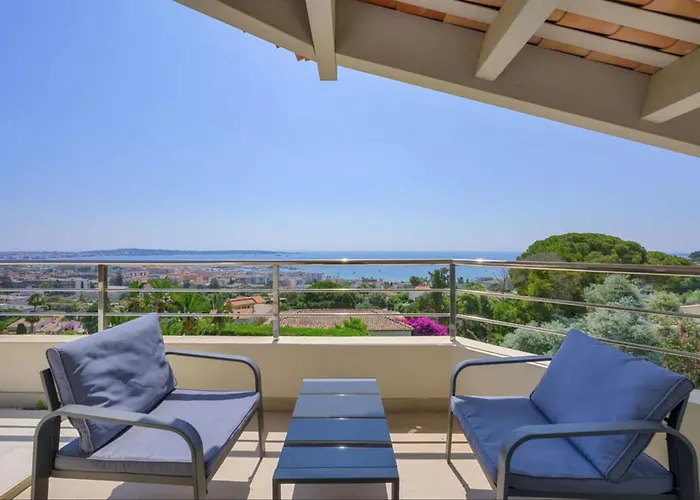 Large House With Pool And Sea View In Vallauris Vallauris