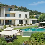 Large House With Pool And Sea View In * Vallauris