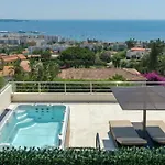 Large House With Pool And Sea View In Сasa de vacaciones