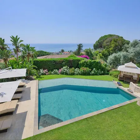 Large House With Pool And Sea View In Vallauris