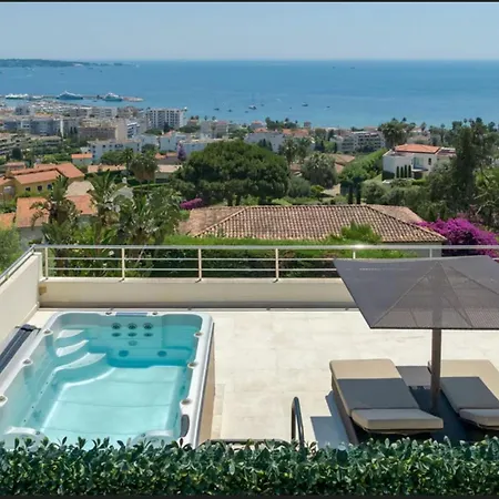 Ferienhaus Large House With Pool And Sea View In Vallauris