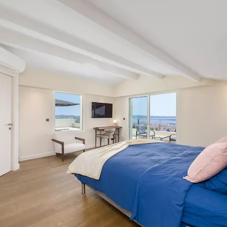 Ferienhaus Large House With Pool And Sea View In Vallauris