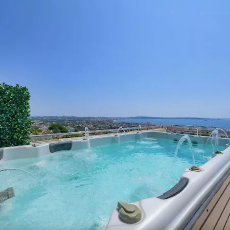 Large House With Pool And Sea View In Vallauris